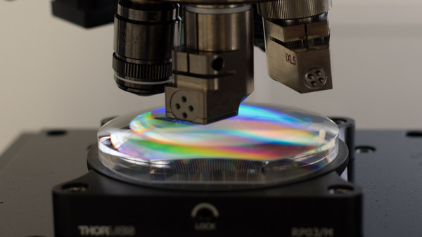 Messung eines Beugungsgitters unter Weißlichtinterferometer.