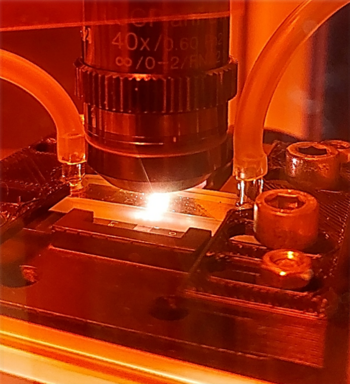 Optisch detektierte Magnetresonanz-Messung an Nanodiamanten mit NV-Zentren.