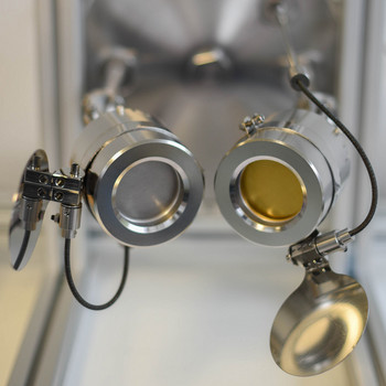 Kombinatorisches Abscheidesystem zum Magnetronsputtern, z. B. für Platin-Nickel-Dünnschichten.